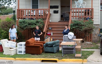 How to Move Out of Your Parents’ House: Moving Checklist