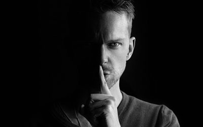 How to Move Out Secretly: 5 Top Secret Tips
